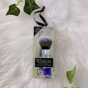 Real Techniques Mini Buffing Brush